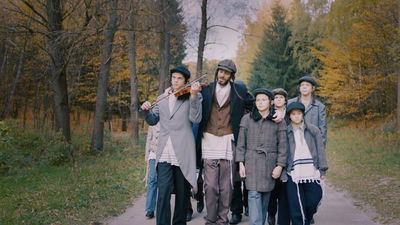 אחרי הפסקה: מענדל ראטה חוזר בקליפ חדש