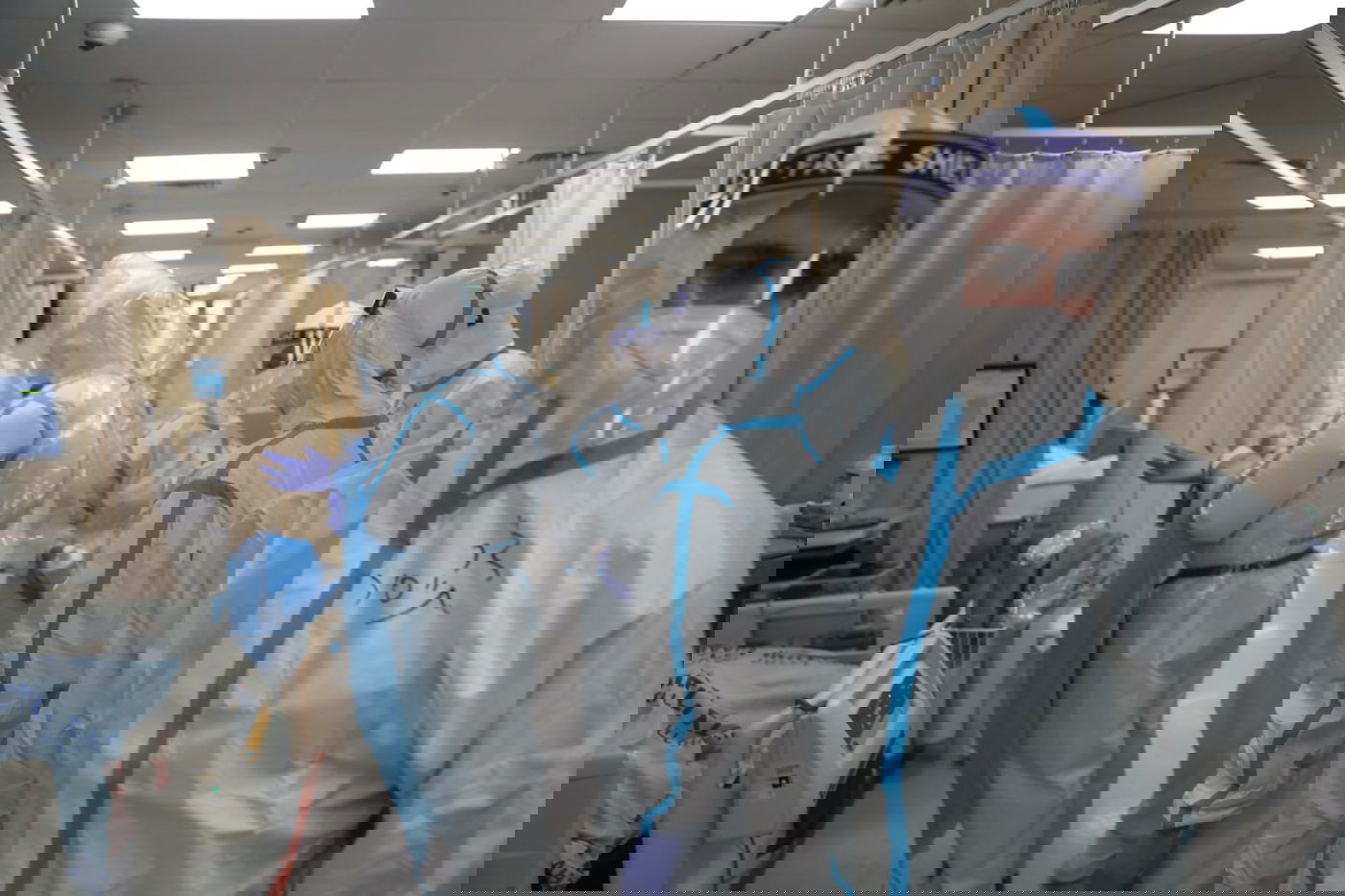 הצצה למחלקת הקורונה העמוסה בחולים