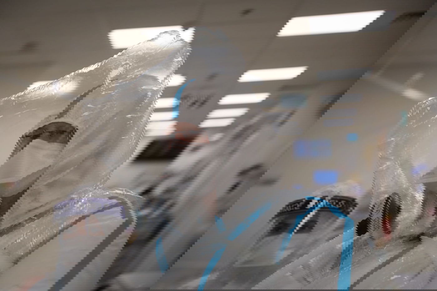 הצצה למחלקת הקורונה העמוסה בחולים