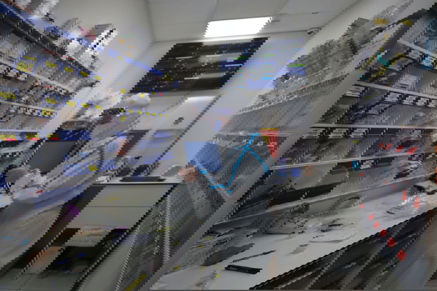 הצצה למחלקת הקורונה העמוסה בחולים