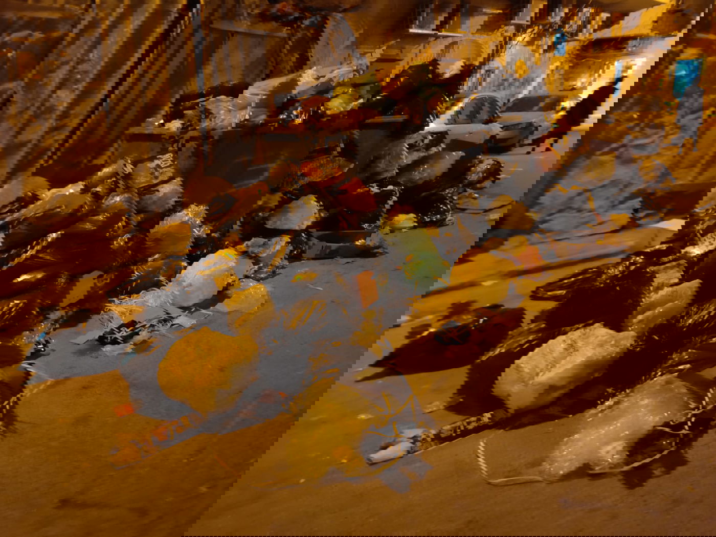 הזבל שנערם בשכונה