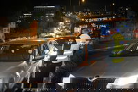 כך נראית רדיפה בשידור חי מהכנסת: "כל מי שיעלה במסופים - ייעצר"