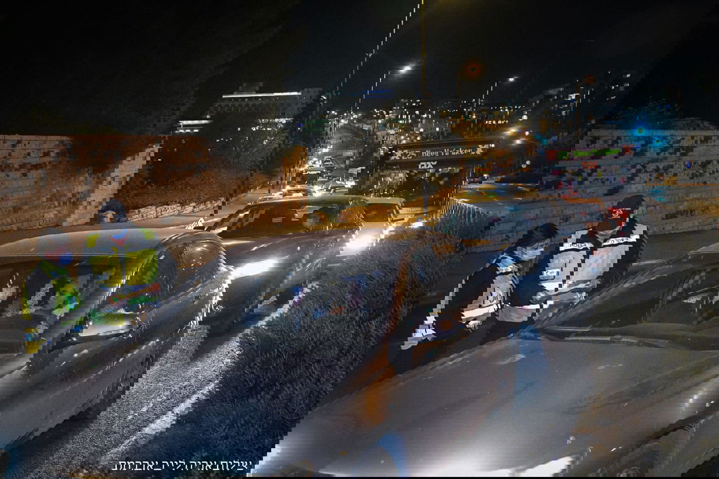 ליד שמעון הצדיק: גלריה ממחסום המשטרה