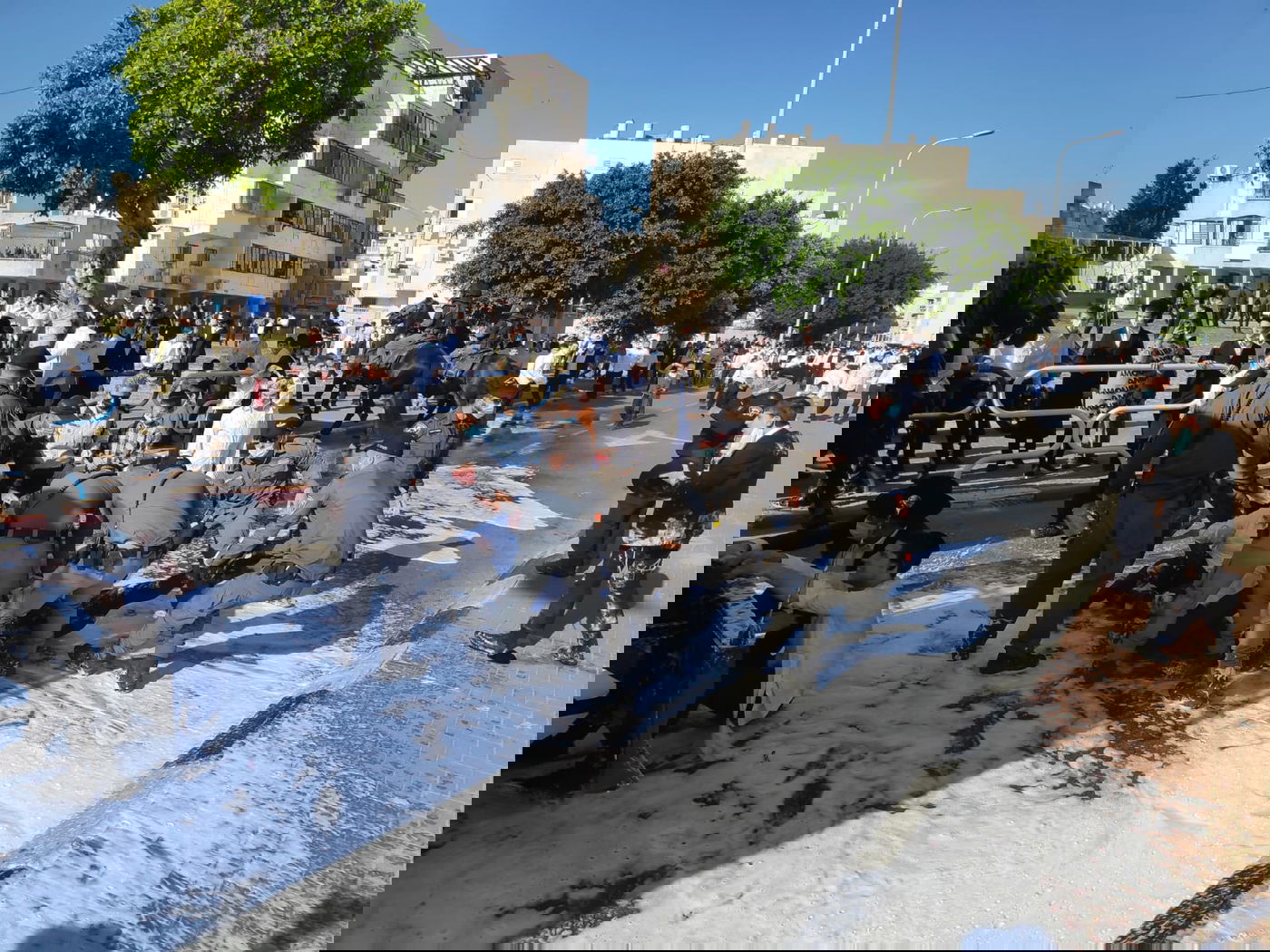 זעם: אנשי הפלג התפרעו; הרב שניסה להרגיע - נעצר בכוח