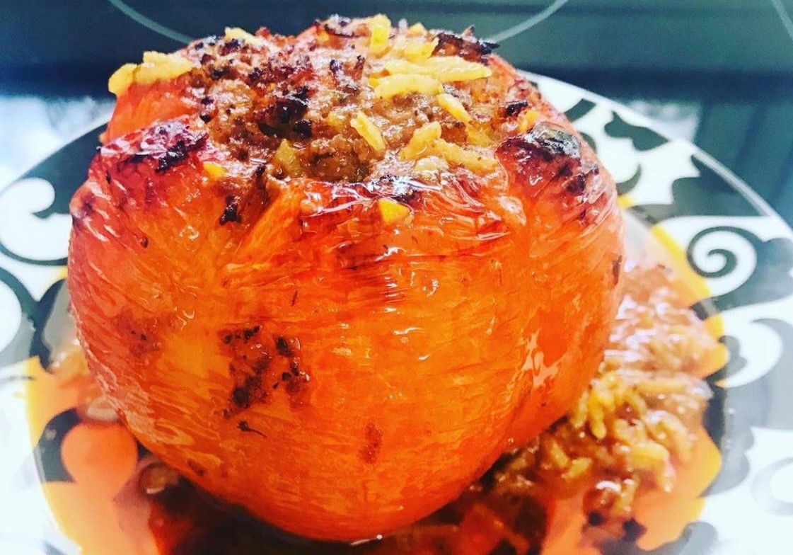 מתכון לפלפלים ממולאים באורז בסמטי עם רוטב עגבניות