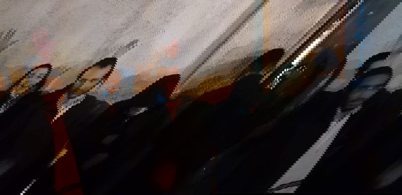 חדרו לקבר יוסף, נעצרו בידי פלסטינים וברחו