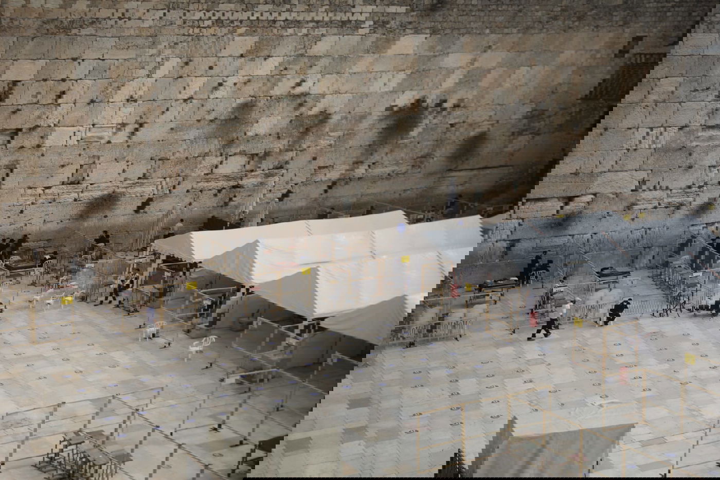 הכותל המערבי והדרכים המובילות - ריקות