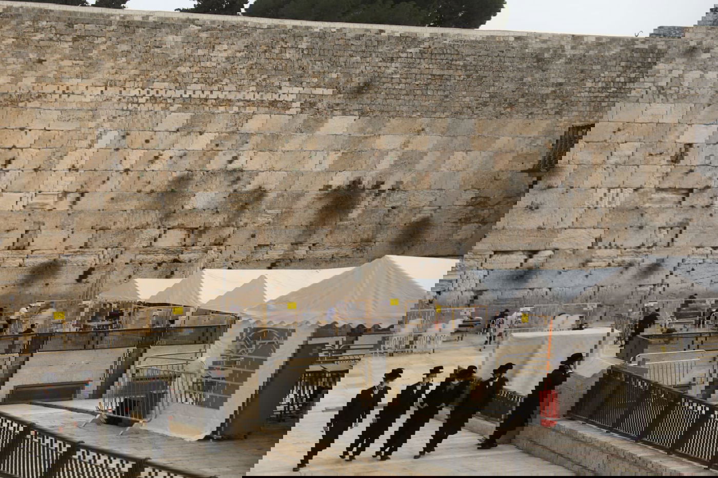 הכותל המערבי והדרכים המובילות - ריקות