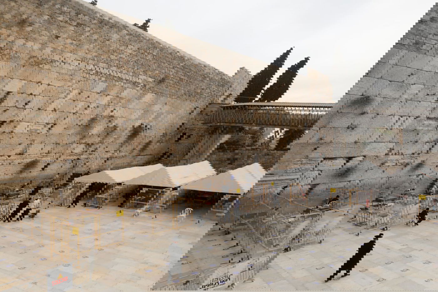 הכותל המערבי והדרכים המובילות - ריקות