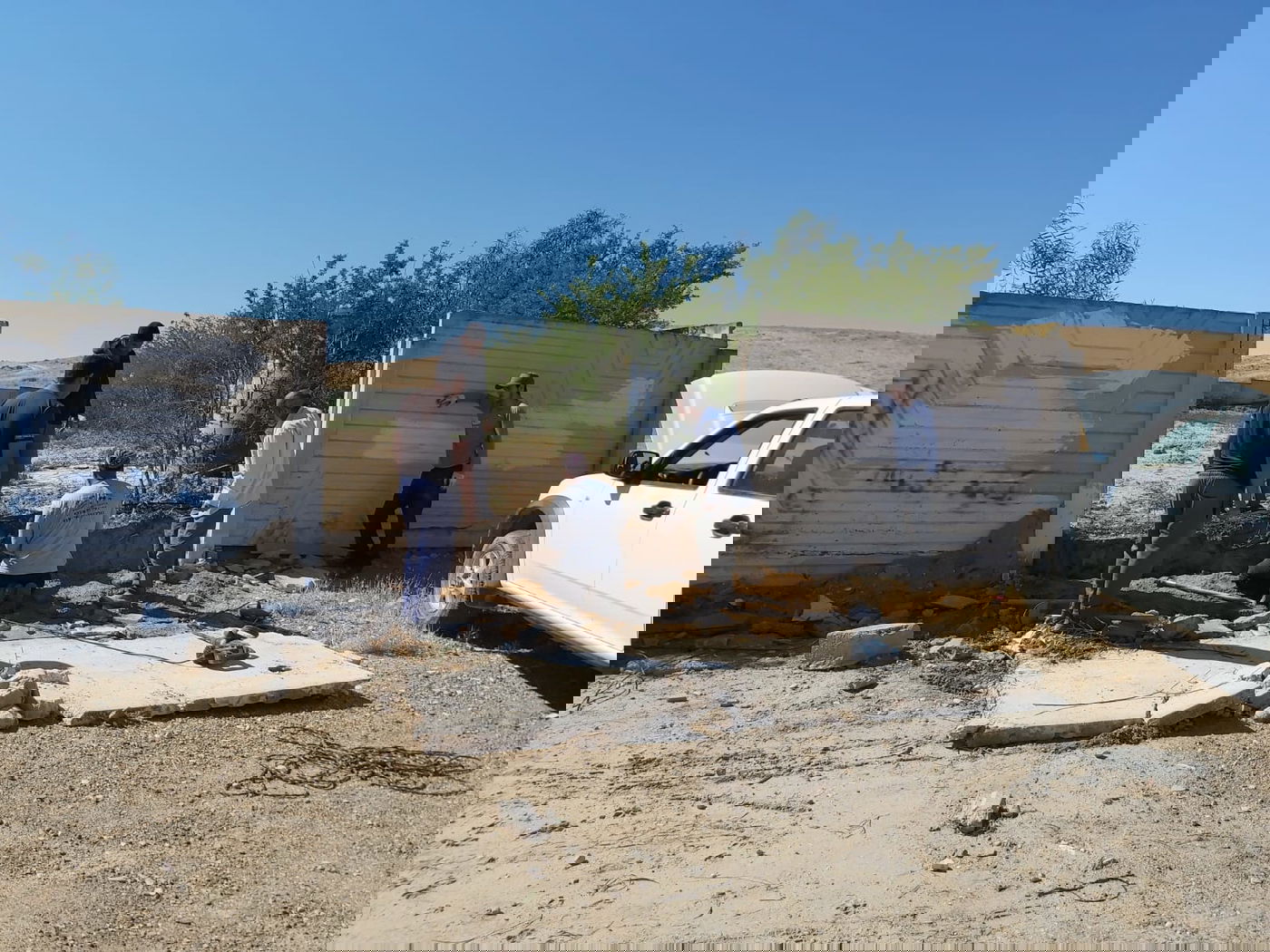 מזעזע: ניפצו מצבות יהודים והעלו לטיקטוק