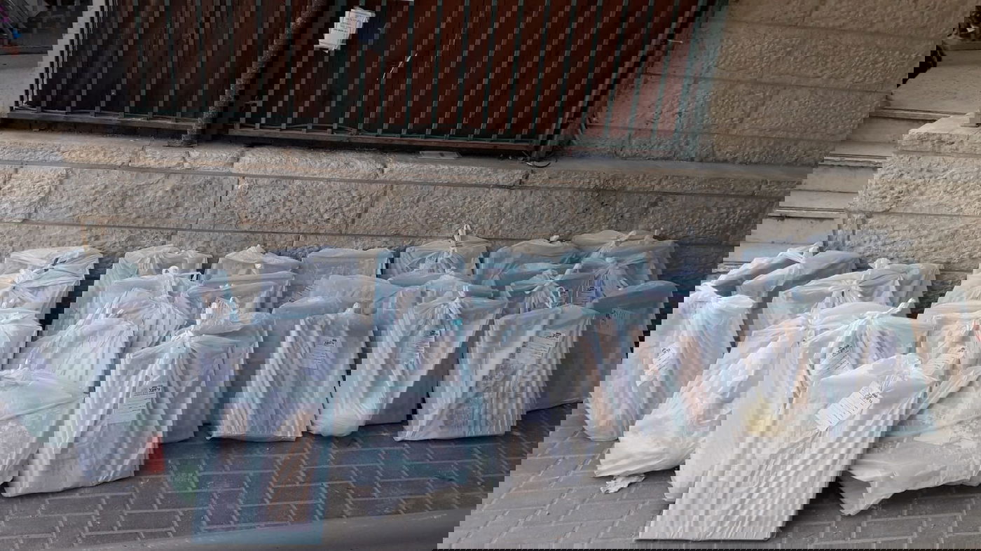 בביתר: אלפי מנות אוכל וערכות משחקים חולקו למבודדים