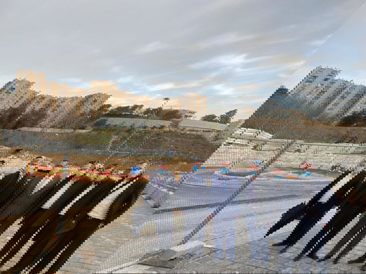 ראש העיר ליאון, חונך את הכיכר החדשה