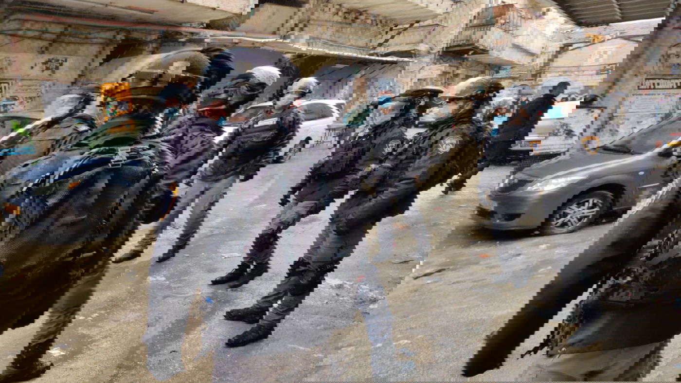 תיעוד: כוחות משטרה פשטו על שוק מאה שערים