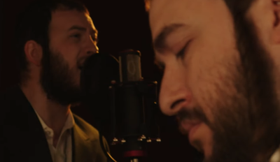 מוטי אילוביץ ומנדי הרשקוביץ מבצעים באידיש: שבורי לב