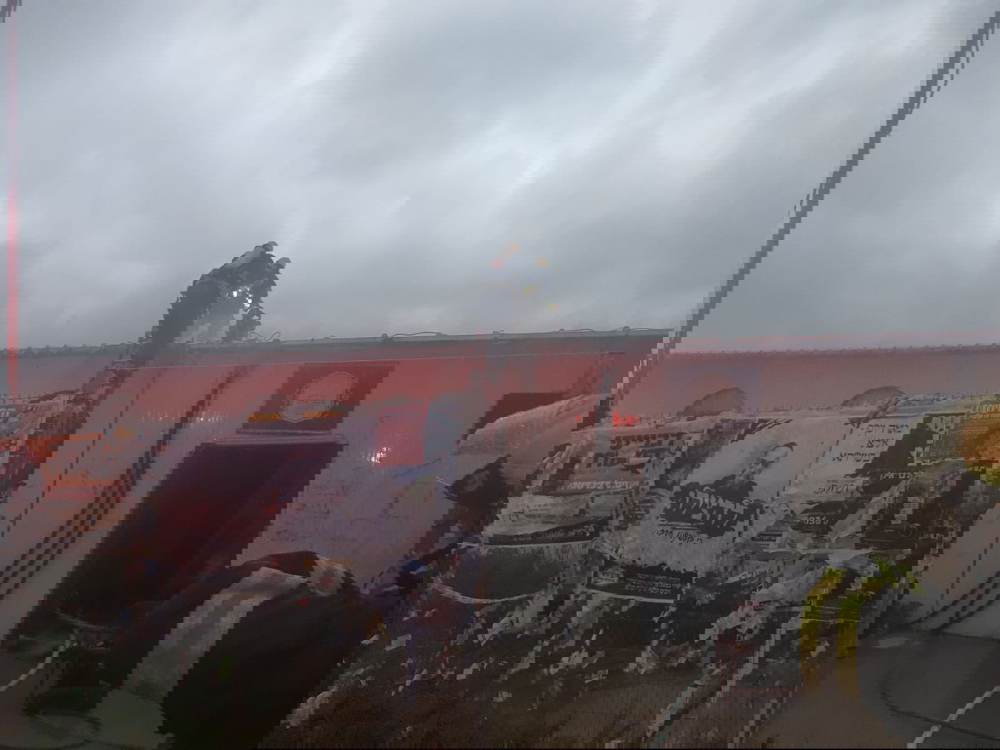 מודיעין עילית: בית כנסת עלה באש; תיעוד