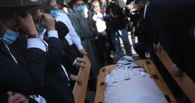 הלוויתו של הגר"א חדש זצ"ל שנפטר מקורונה. אילוסטרציה