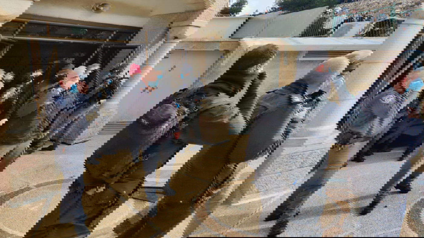 סוער בירושלים: כוחות משטרה פינו בכוח תלמוד תורה; צפו