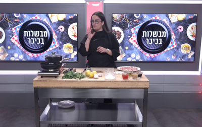 מבשלות בכיכר: נאגטס חזה עוף פריכים עם רוטב משגע