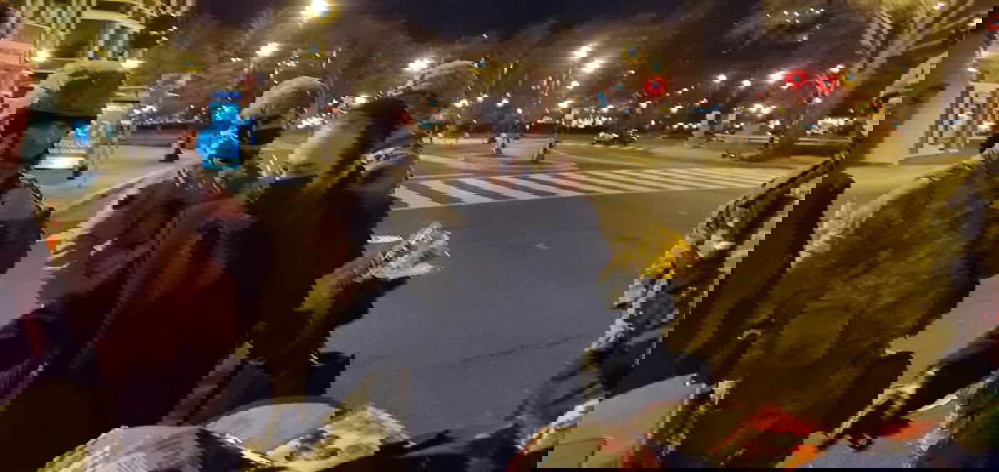 העסקן החרדי יצא לפנק את החיילים בקור