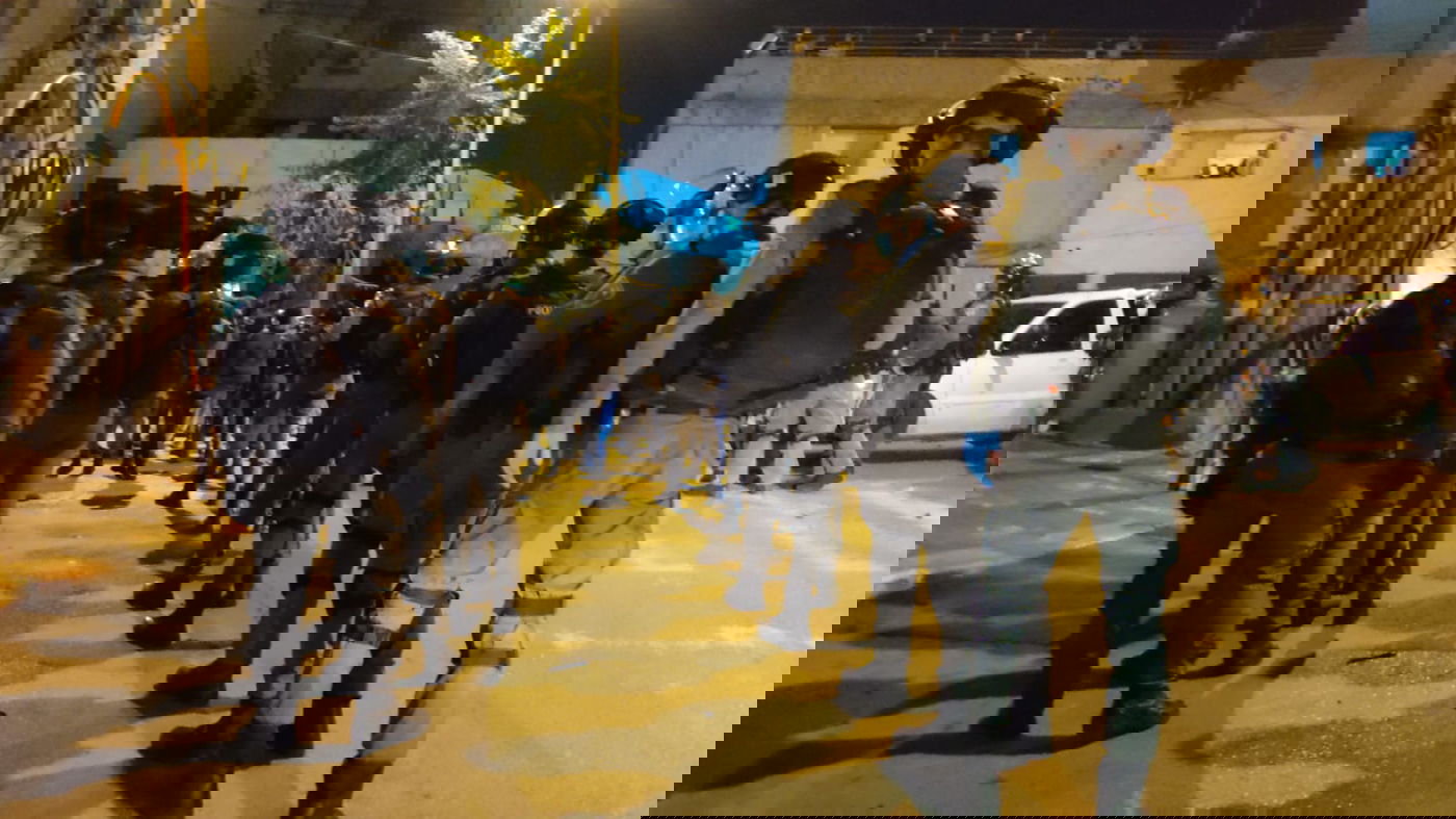 סרט מלחמה: מאות שוטרים, עשרות רימונים ואלימות הזויה