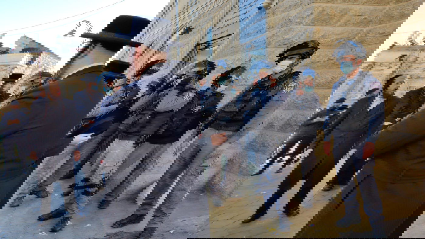 מהומות בביהמ"ד סאטמר; הגאב"ד  קרא לאברכים למחות