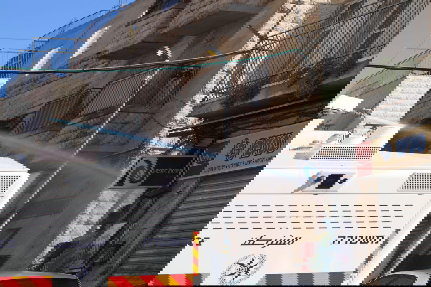 מהומות בביהמ"ד סאטמר; הגאב"ד  קרא לאברכים למחות