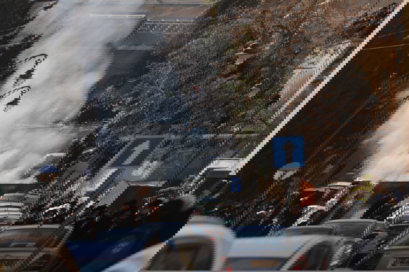 מהומות בביהמ"ד סאטמר; הגאב"ד  קרא לאברכים למחות