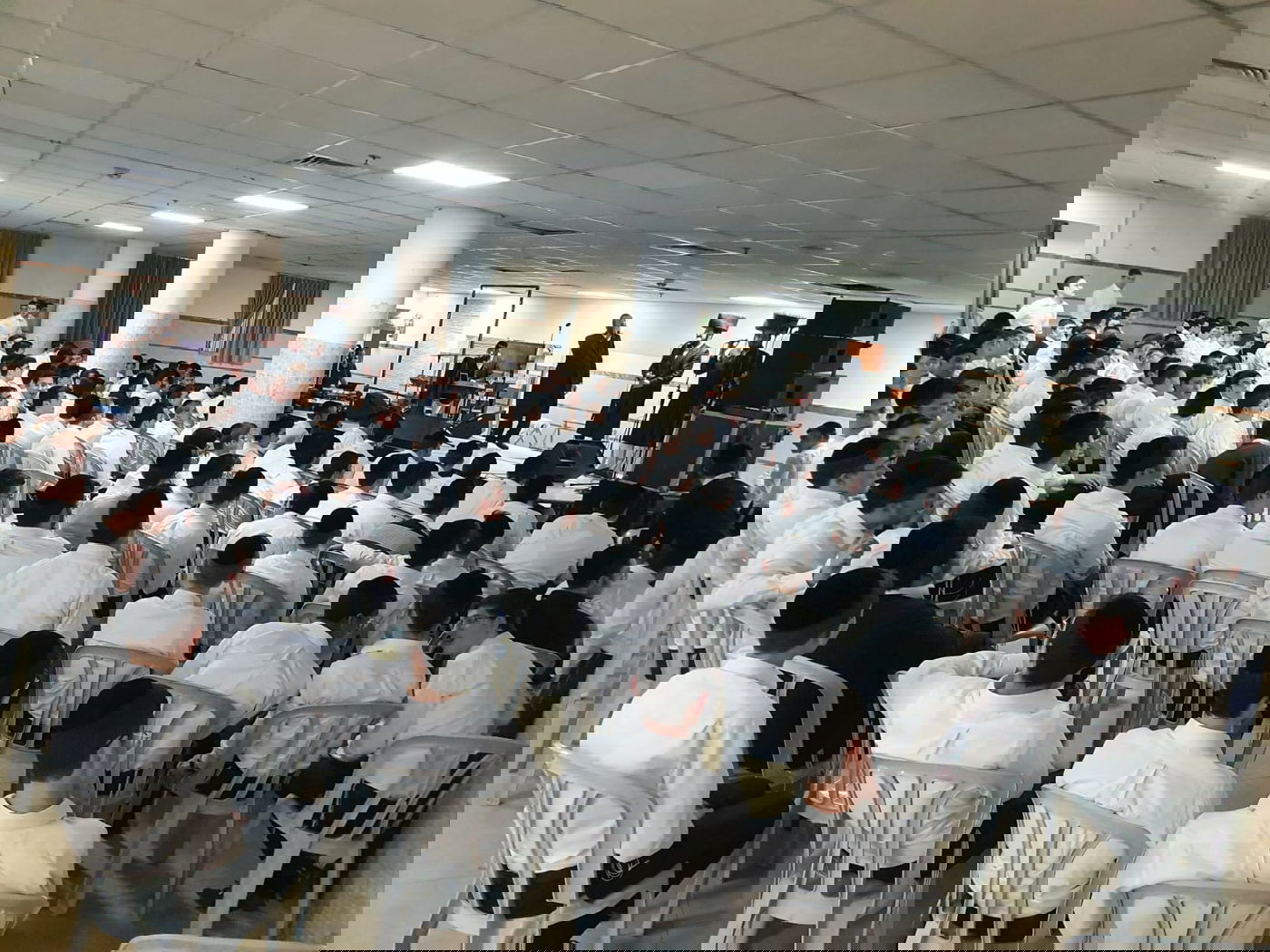 מלווה מלכה חגיגי בישיבת אור ישראל • צפו