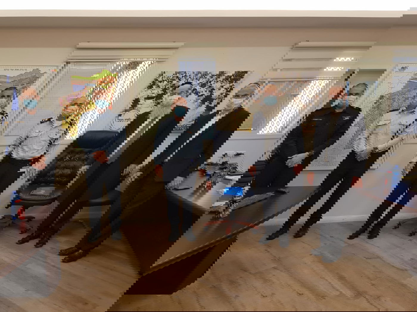 גדולי הרבנים: לא לריב עם שוטרים - גם בעת אכיפת הנחיות