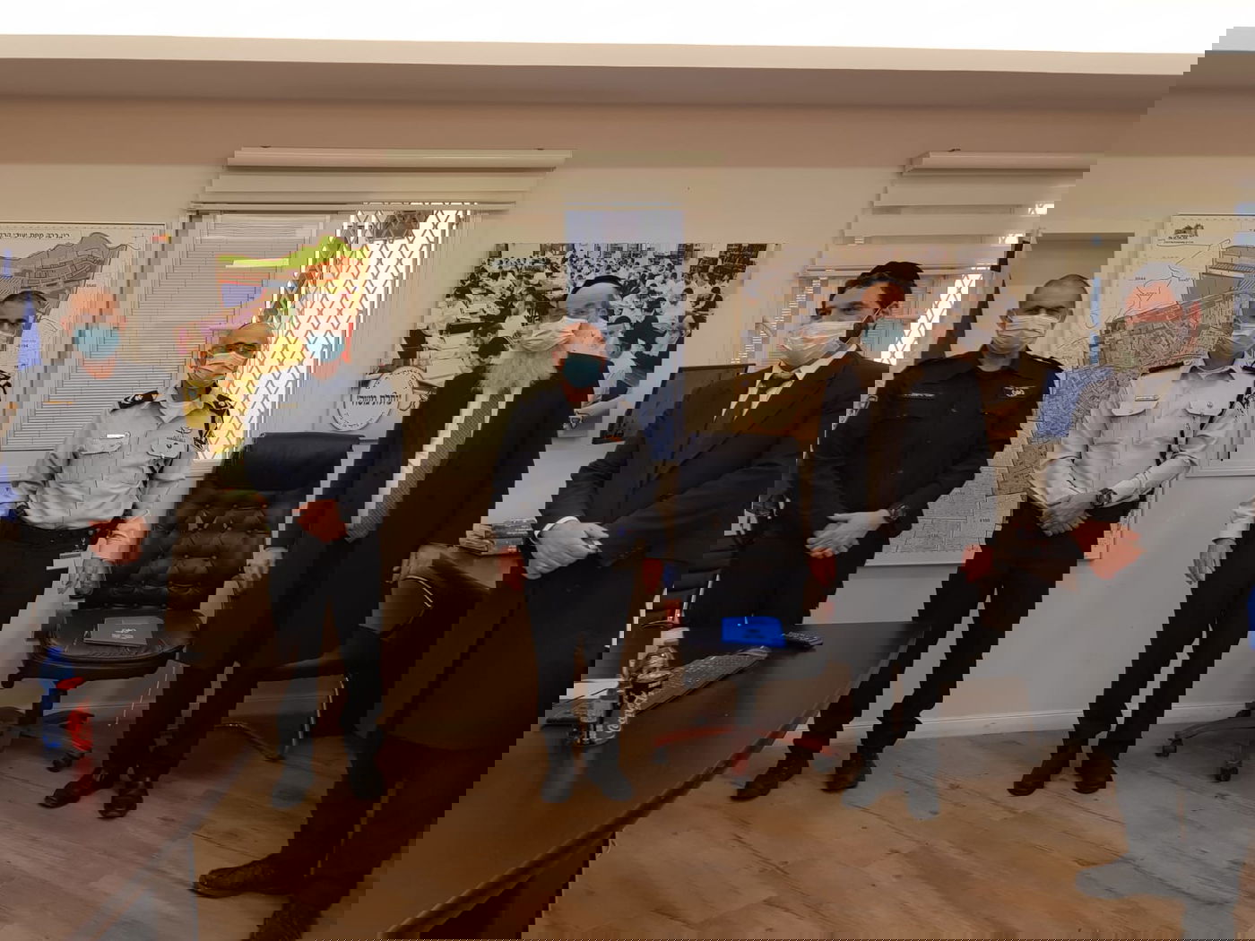 גדולי הרבנים: לא לריב עם שוטרים - גם בעת אכיפת הנחיות