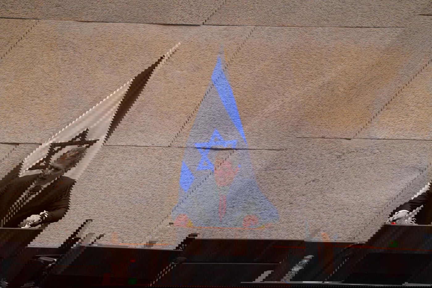 אושרה העלאת הקנסות: "לטובת סבא וסבתא שלכם, חרדים"