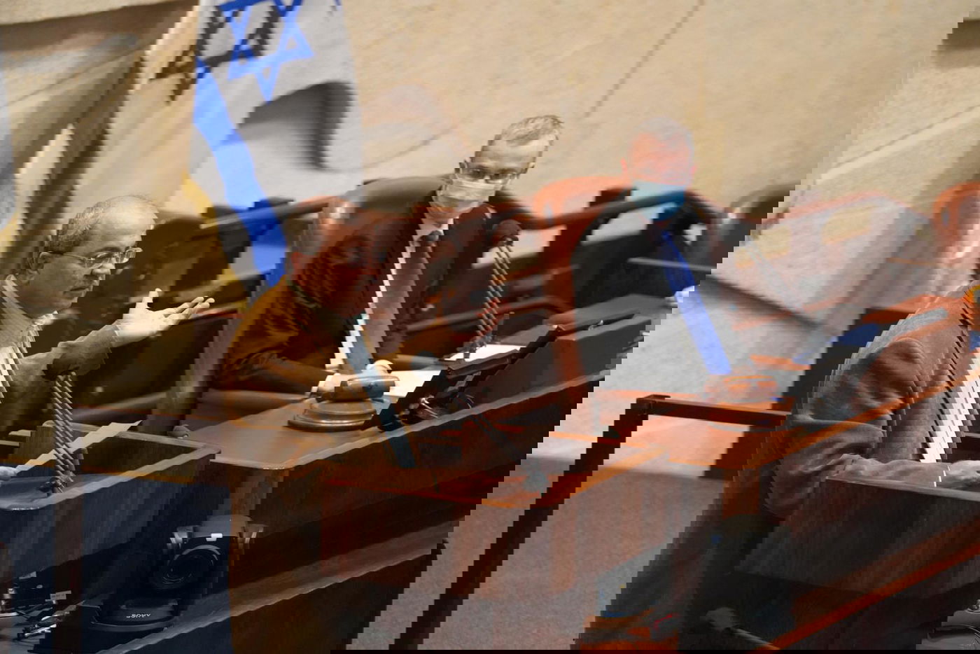 אושרה העלאת הקנסות: "לטובת סבא וסבתא שלכם, חרדים"