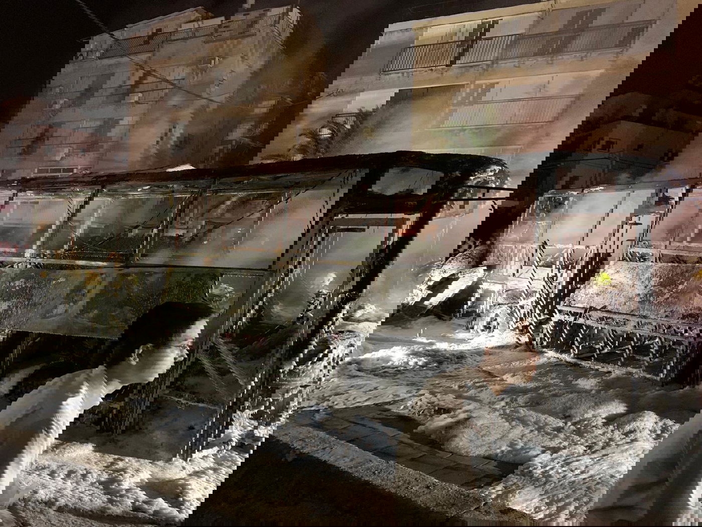 נקמה מסוכנת: האוטובוס בער, אך כוחות החירום לא הגיעו