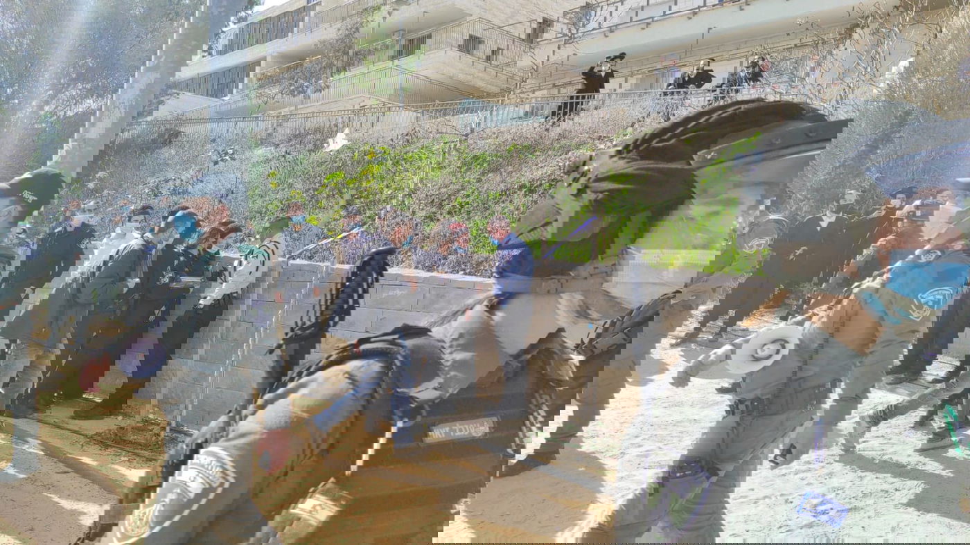 המשטרה עכבה אישה במהלך מחאת הקיצונים