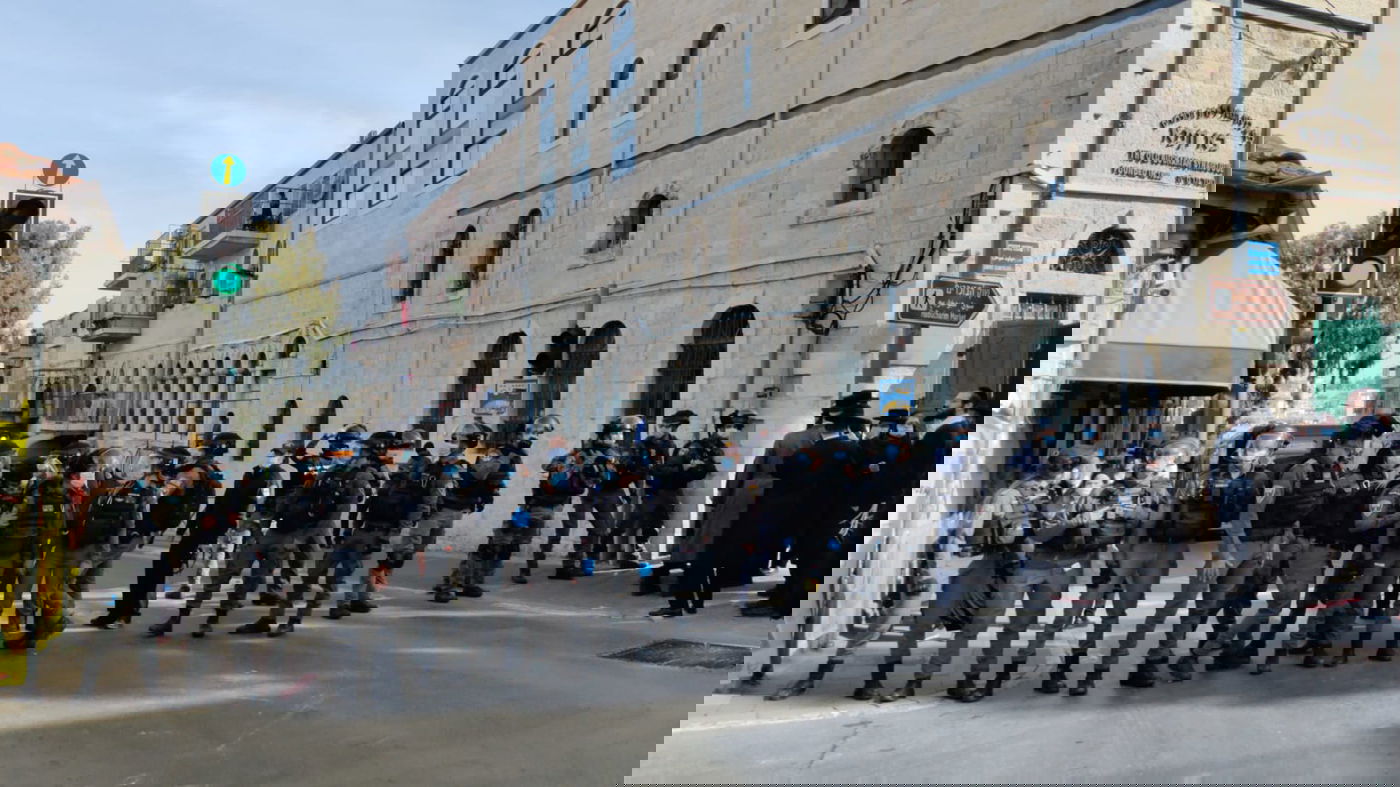 עימותים ומעצרים, בכניסה לחיידר הירושלמי