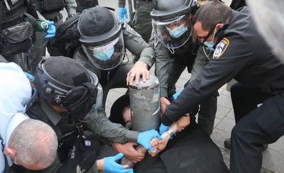 עימותים ומעצרים, בכניסה לחיידר הירושלמי