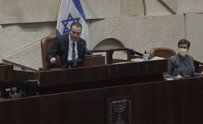 מיקי זוהר נועל את הישיבה