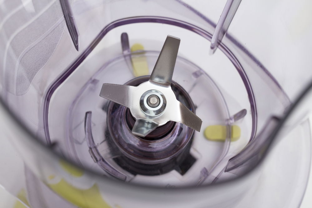 "פציעה קשה בכף היד"; נלכדה בלהב המיקסר