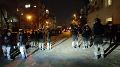 השוטרים נכנסו לבעלזא, אך הבנין היה ריק