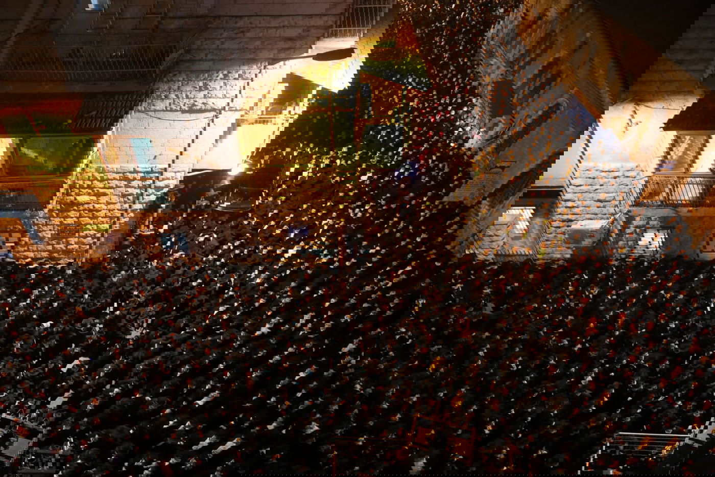 מסע הלווית הגאון רבי יצחק שיינר זצוק"ל • גלריה