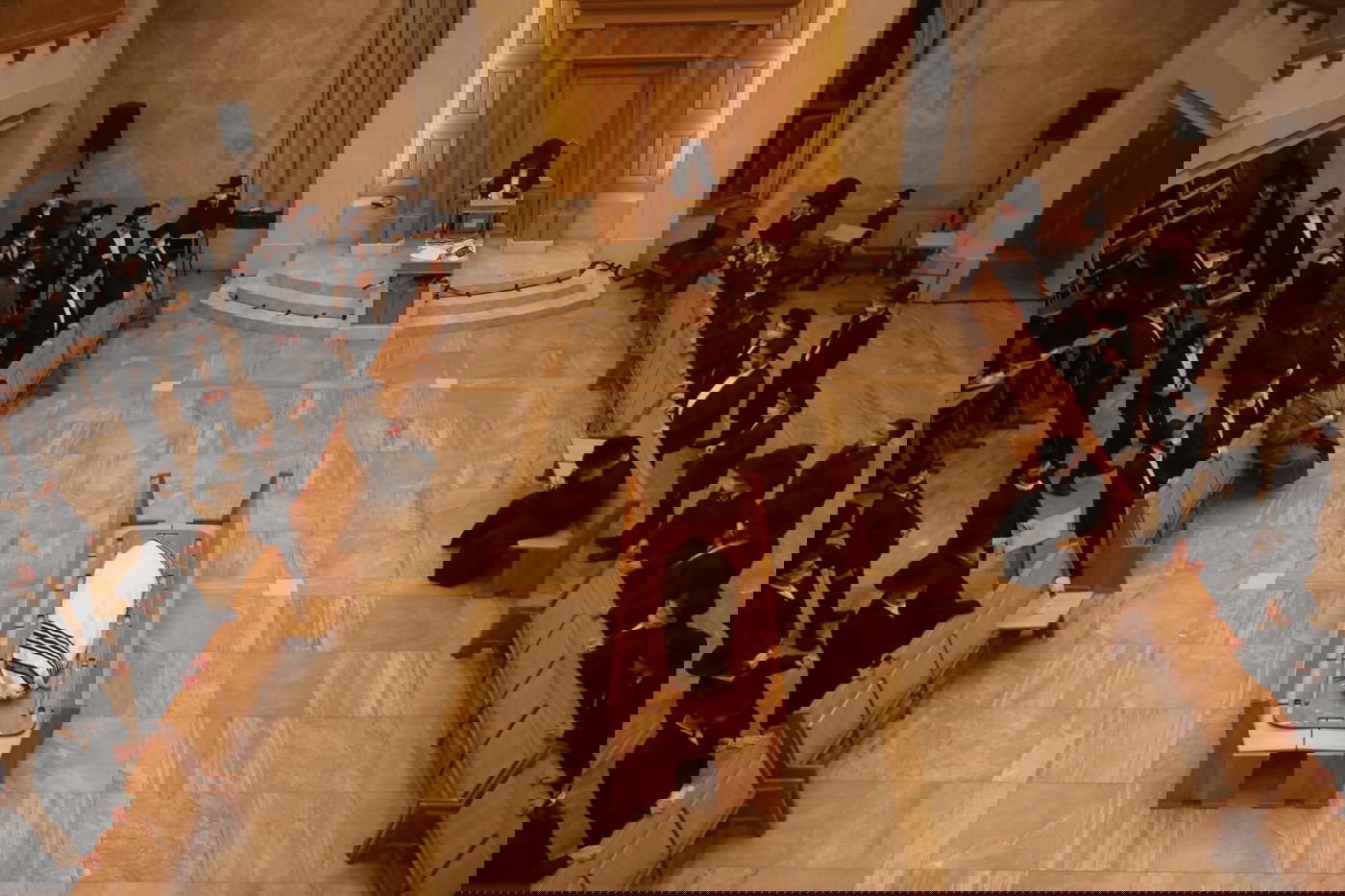 "לקינו בכפליים": מסע הלווית ראש ישיבת קמיניץ זצוק"ל