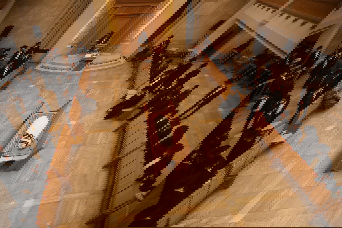 "לקינו בכפליים": מסע הלווית ראש ישיבת קמיניץ זצוק"ל