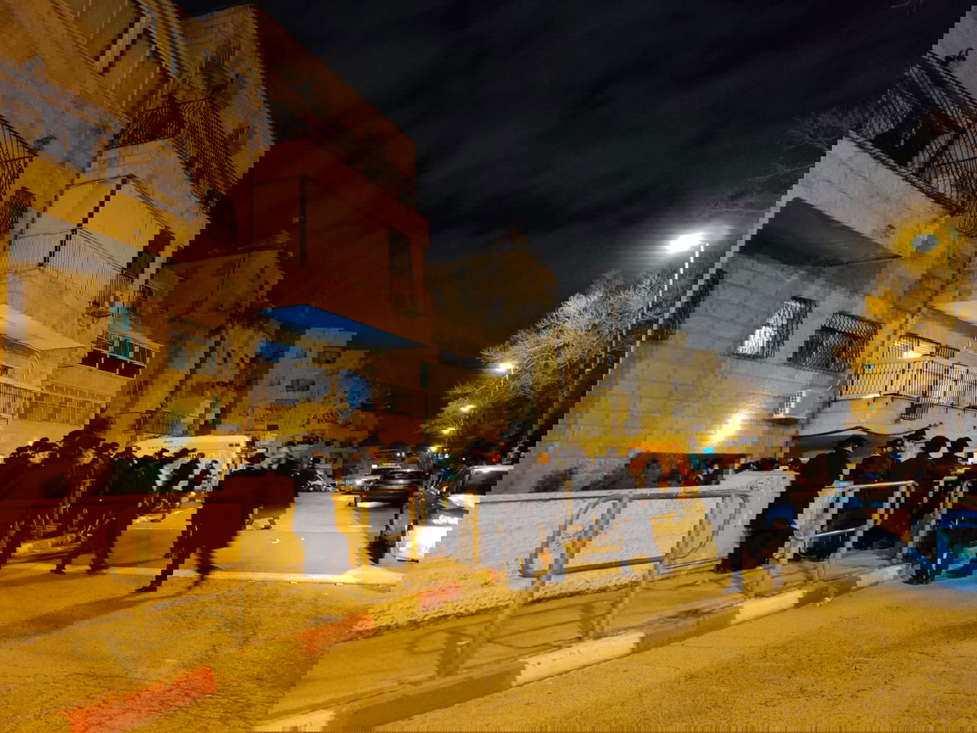 ה"שמע ישראל" מחוץ לבית הגרמ"ד סולובייצ'יק זצוק"ל