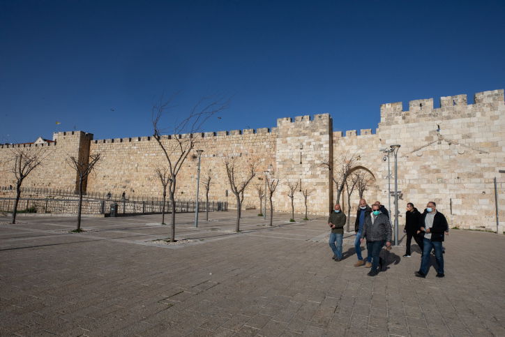 התחזית: בהיר וחם מהרגיל, בחמישי גשום