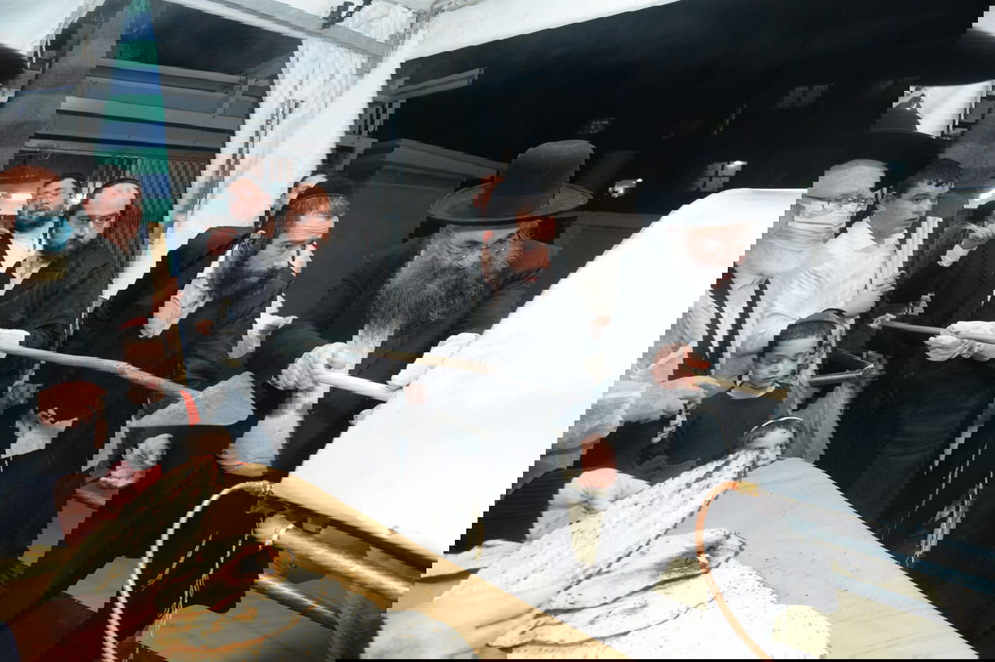 לראשונה: מאפיית מצות בבית הגר"ח קנייבסקי