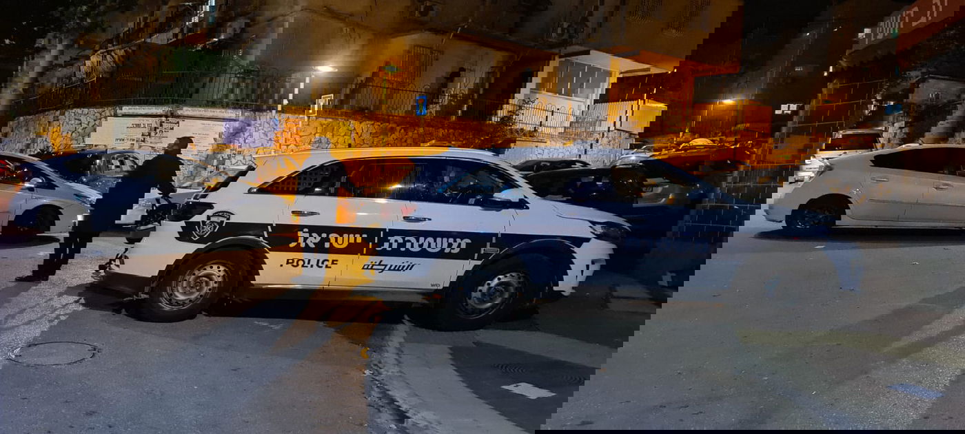 שדד 4000 שקלים מאזרח בכספומט ונעצר