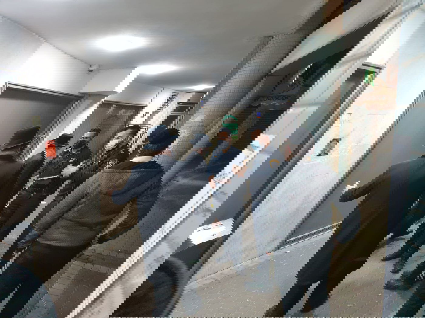 שדד 4000 שקלים מאזרח בכספומט ונעצר