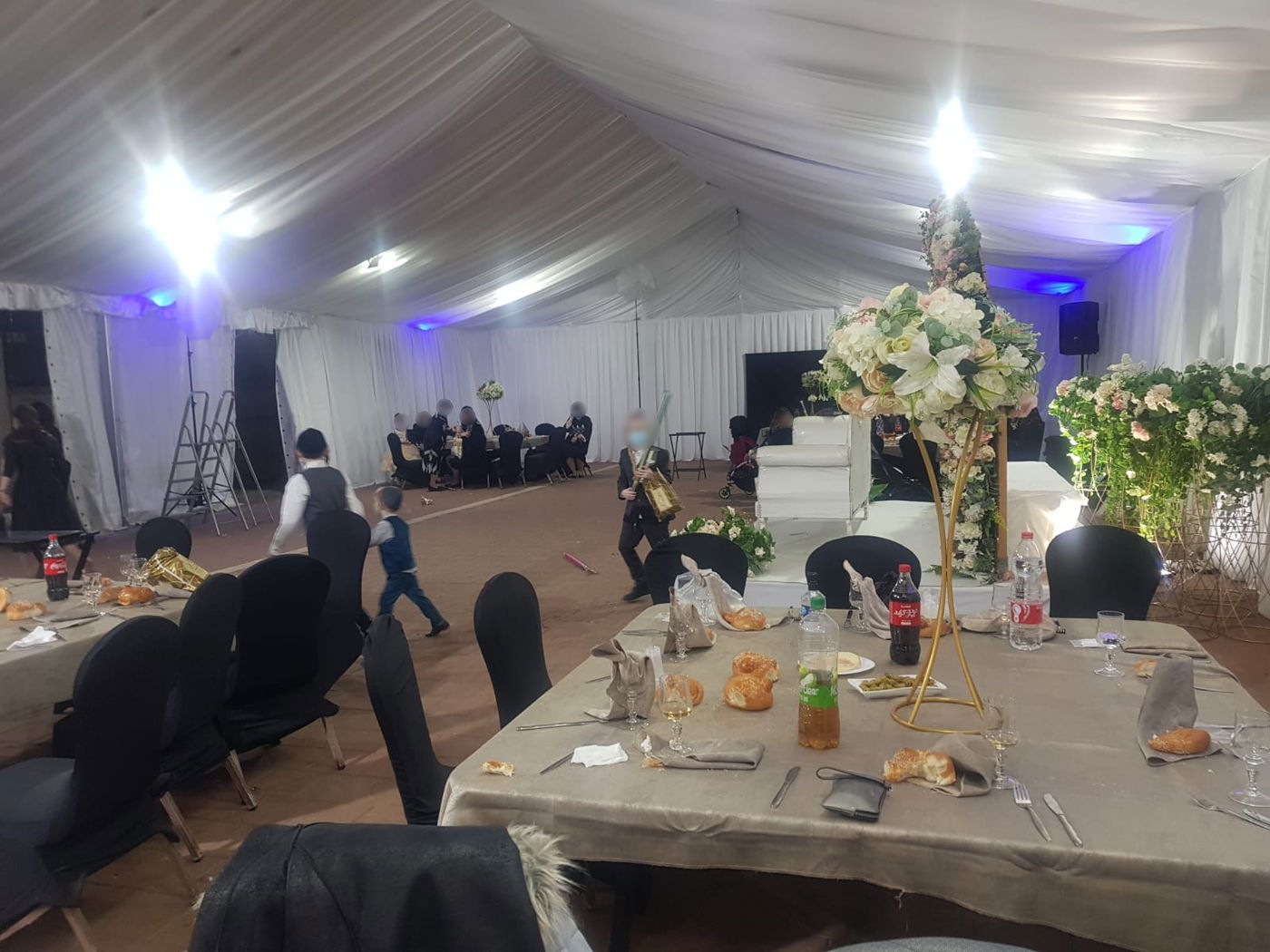 באשדוד ובבית שמש: חתונות המוניות ועשרות קנסות; צפו