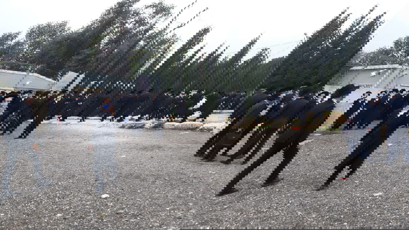 שערורייה: 'מסיבת הדבקה' בלשכת הגיוס • צפו