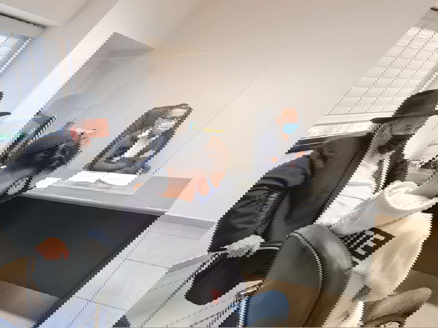 אחרי שהכה על חטא: גפני נפגש עם הנער